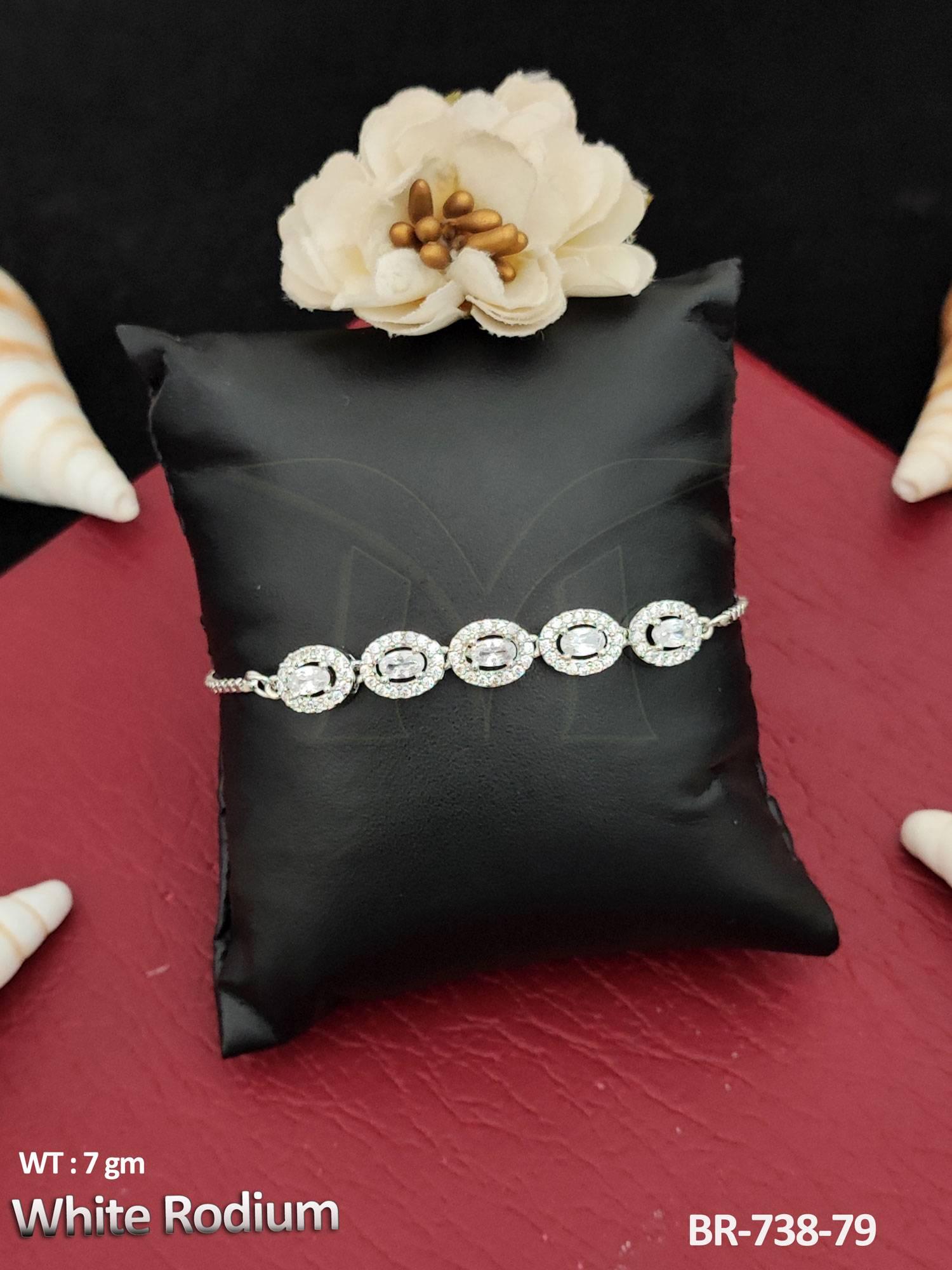 BR-738-79-WHITE