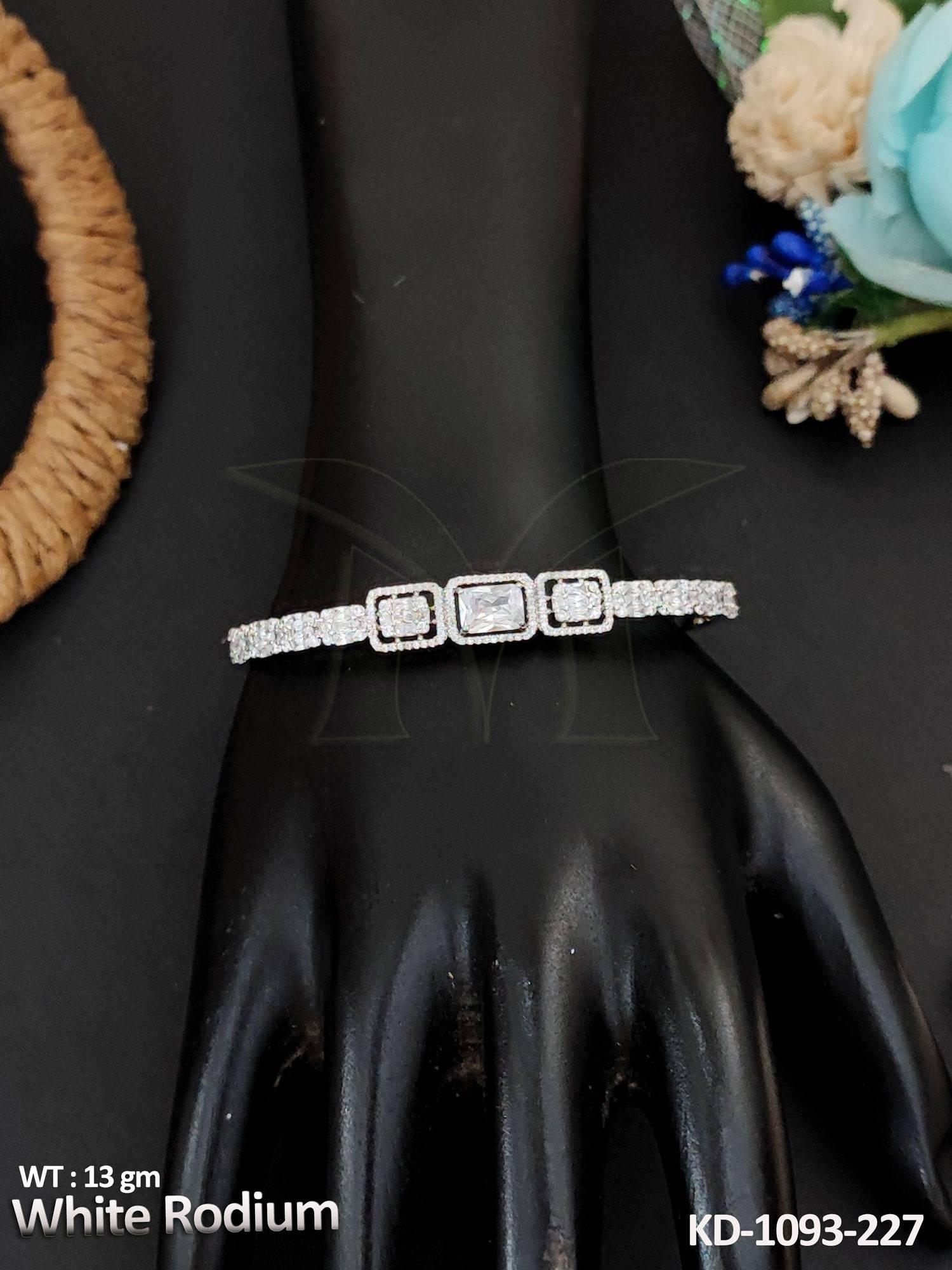 KD-1093-227-WHITE