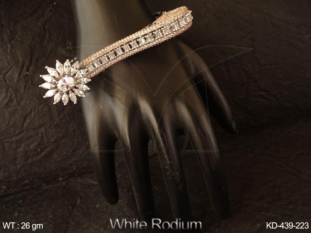 KD-439-223-WHITE