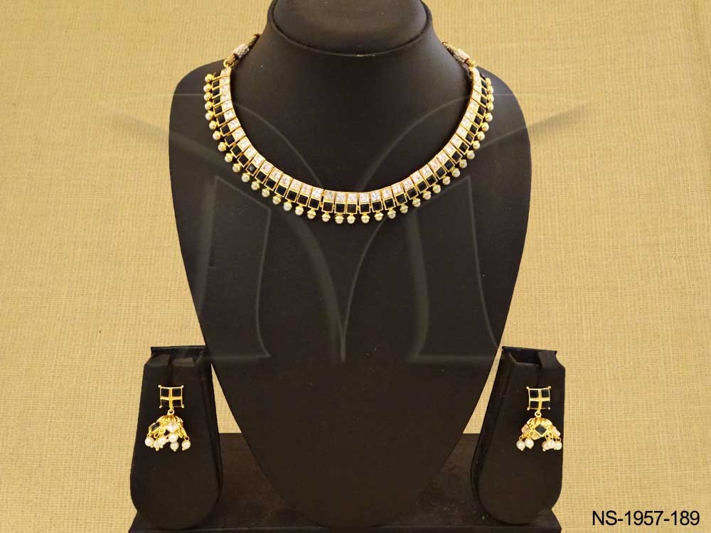 NS-1957-189-BLACK WHITE