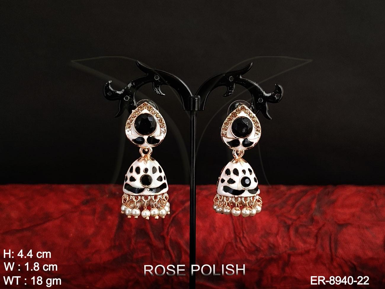 ER-8940-22-BLACK WHITE