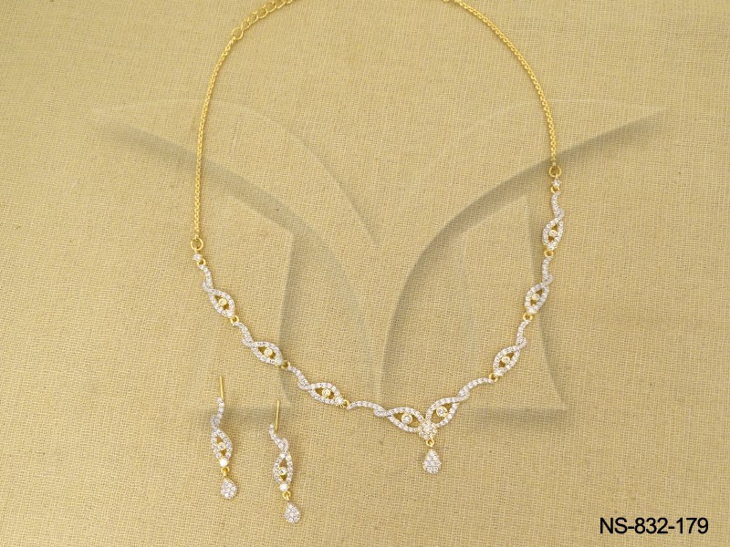 NS-832-179-WHITE