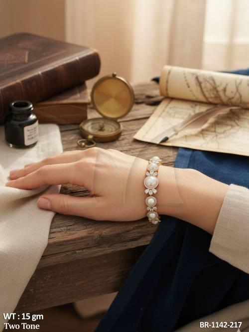 BR-1142-217-WHITE