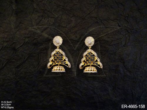 reverse triangular ad earrings detail