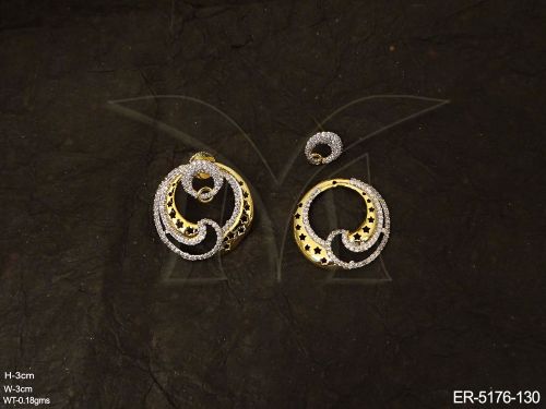polo shape curve cz earrings detail