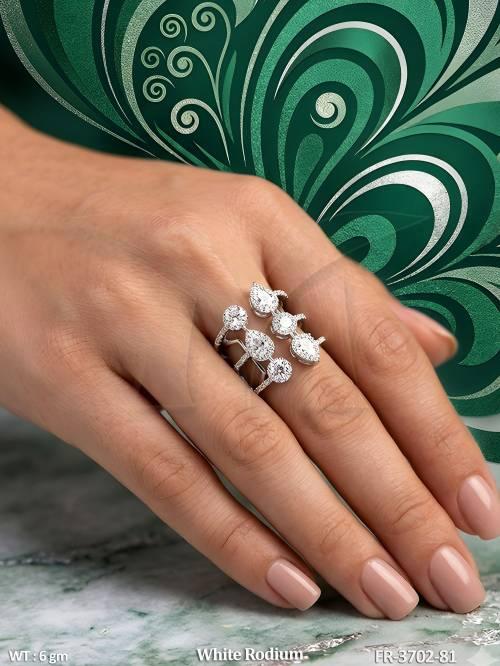 elegant-cluster-diamond-finger-ring