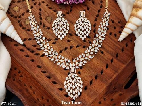 stylish-two-tone-american-diamond-necklace-earrings