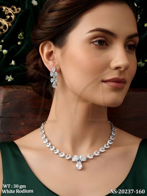 beautiful-american-diamond-necklace-with-earrings