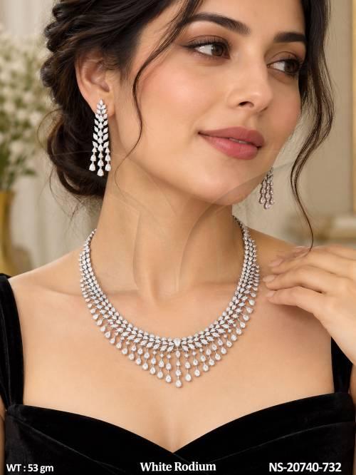 Fancy Leaf Design Diamond Necklace Set