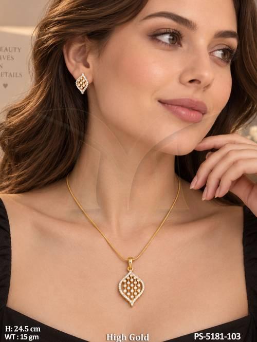 Golden Floral Link Pendant Necklace Set