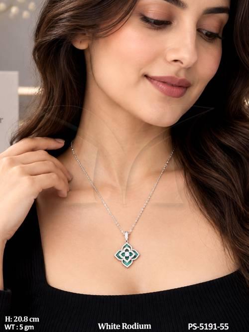 sparkling-emerald-designer-pendant-necklace