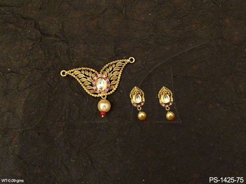 dual leaf moti drop ad pendant detail