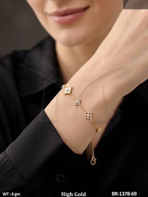 sparkling-crystal-flower-charm-bracelet