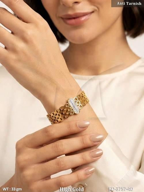 Stylish Layered Pattern Diamond Look Bracelet Kada