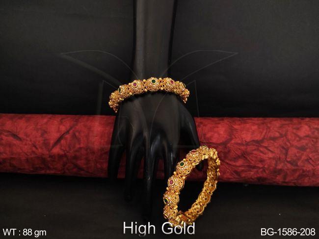 Beautiful Fancy Style High Gold Polish Designer Bangle Set