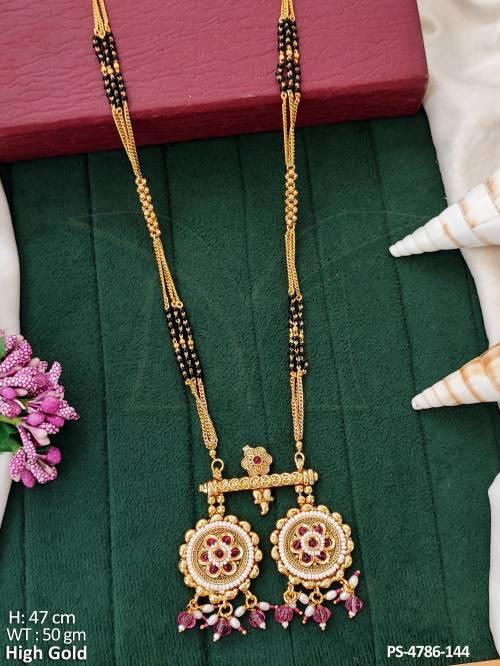 Beautiful Antique Design High Gold Polish Pendant Set   