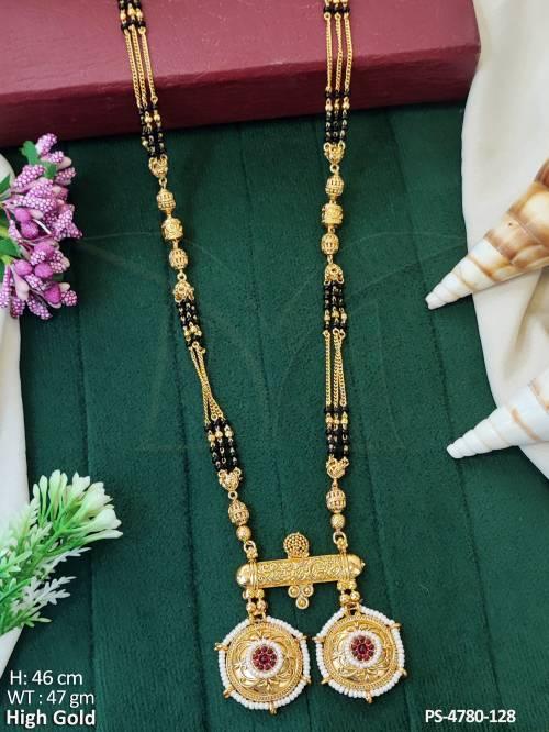 design-high-gold-polish-fancy-style-pendant-set-