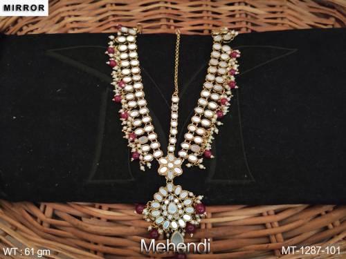 antique-jewellery-design-party-wear-mehendi-polish-maang-tikka-