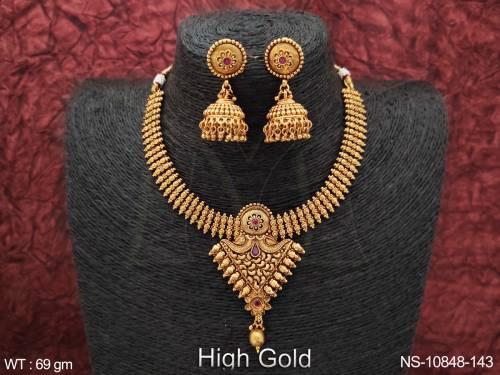 antique-jewellery-beautiful-design-high-gold-polish-short-necklace-set-