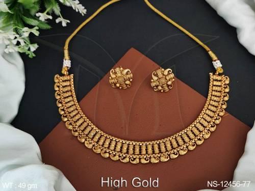 Fancy Style High Gold Polish Designer Antique Jewellery Plain Gold Short Necklace Set 