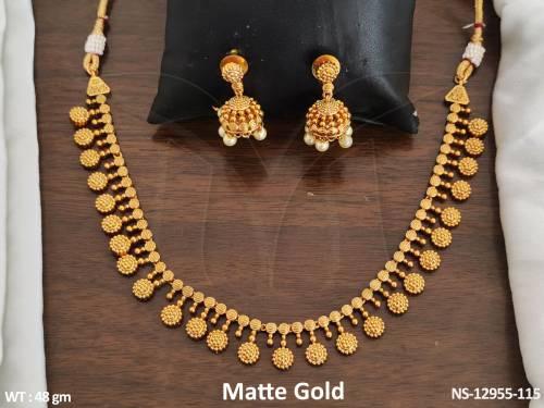 Antique Jewellery Matte Gold Polish Plain Gold Design Antique Short Necklace Set