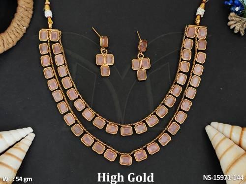 beautiful-antique-jewellery-high-gold-polish-for-a-regal-look-necklace-set