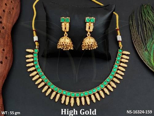 antique-jewellery-design-high-gold-polish-fancy-short-necklace-set-