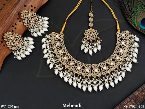 beautiful-mehendi-polish-clustered-pearl-party-wear-necklace-set-