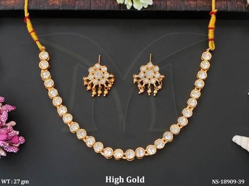 Antique Design   High Gold Polish  Design Short Necklace Set