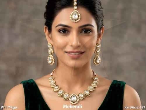 mehendi-antique-kundan-necklace-set-with-maang-tikka