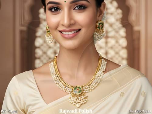 heritage-style-necklace-set-for-women