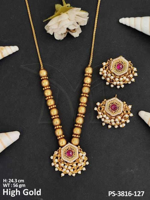 Beautifully Designed High Gold Polish Jewellery Fancy Style Antique Pendant Set 
