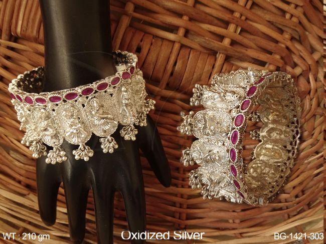 Natrang design oxcid silver antique bangle