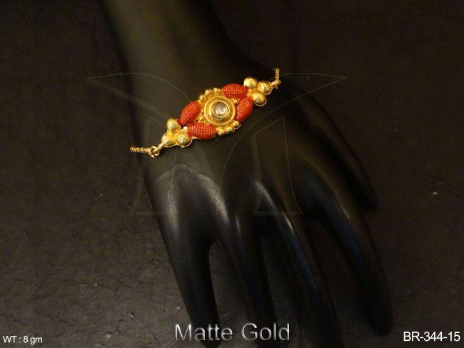 oval designer shape antique bracelet detail