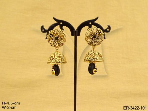 round flower textured antique earrings