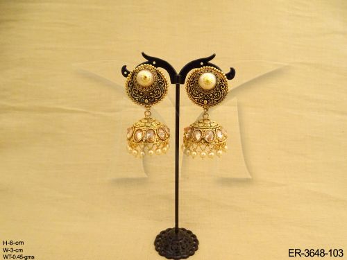 round base oval stone polki earrings detail