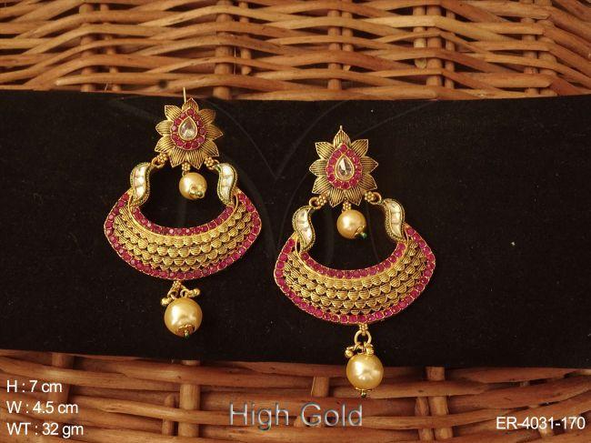 roof style paan hold earrings detail