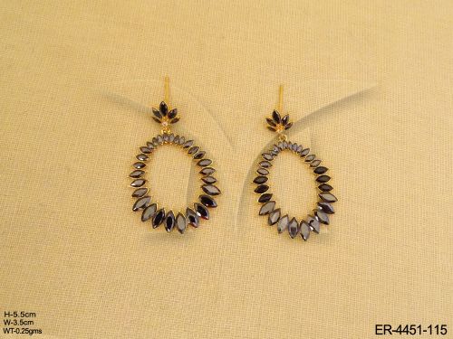 paan stones ring poured earring detail