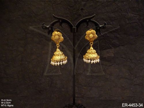 conical flower hold earrings detail