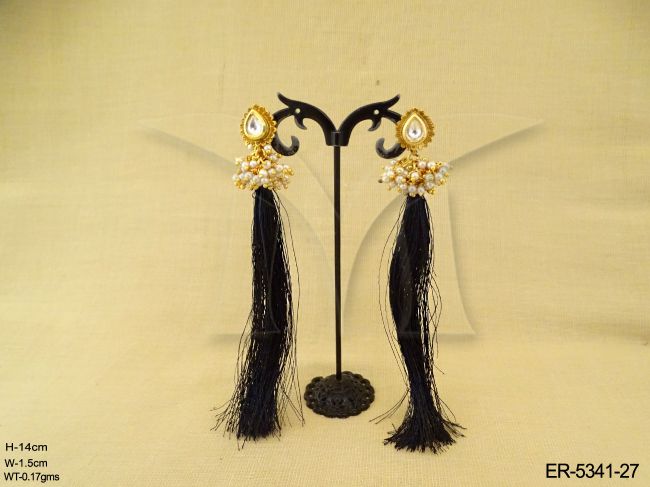 hairy style paan hold earrings detail