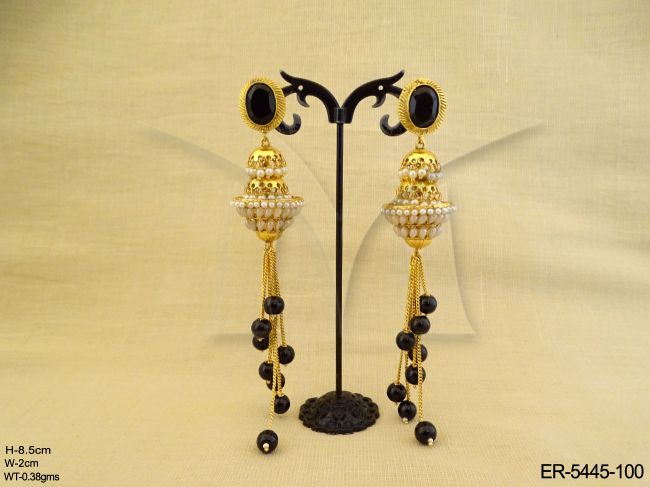moti drop lamp style earrings detail