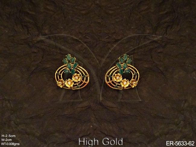 flower shape round antique earrings detail