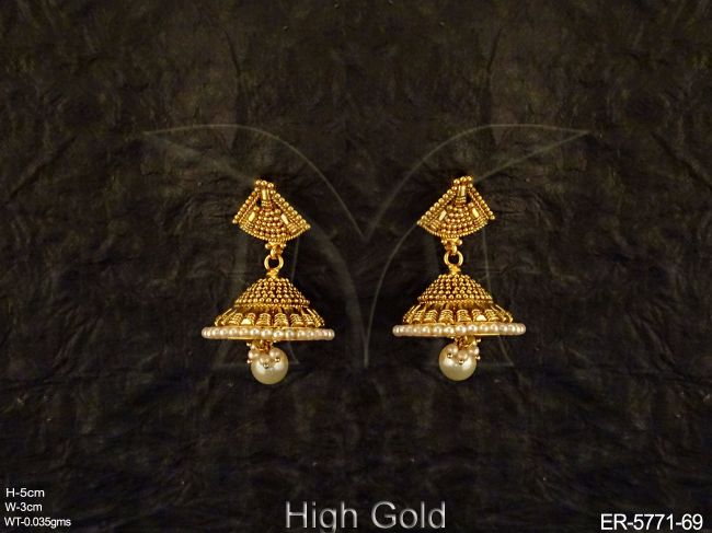triangular shape conical hold earrings detail