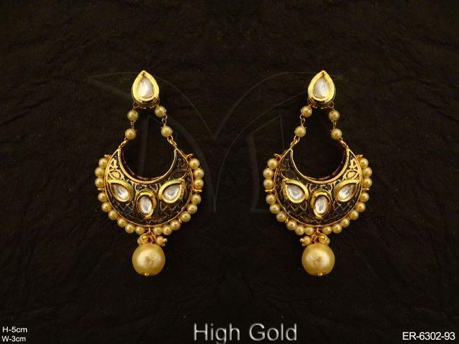 chand bali shape traditional earrings detail