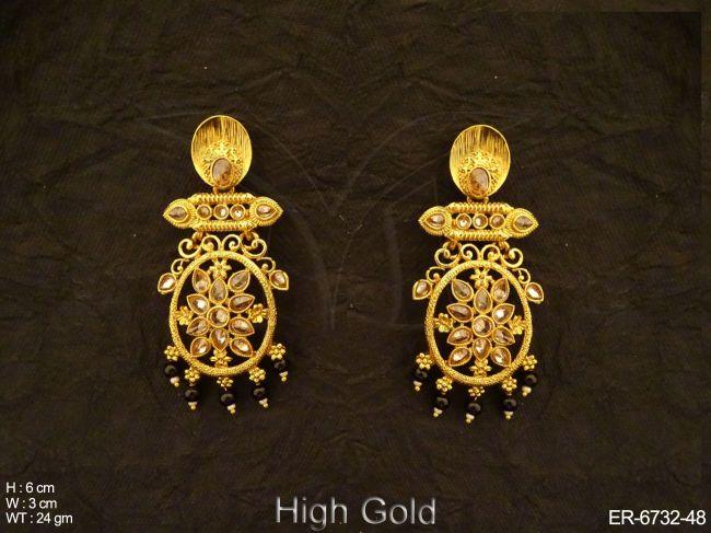 oval shape flowery polki earrings detail