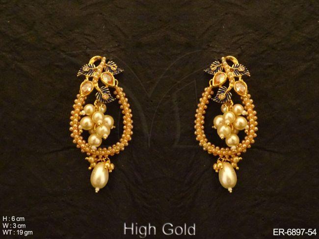 paan polo shape delicate earring detail