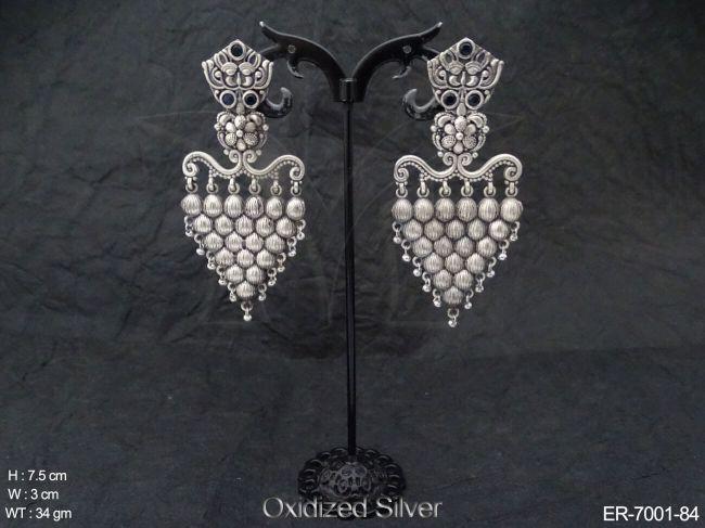 grapes style triangular antique earrings detail