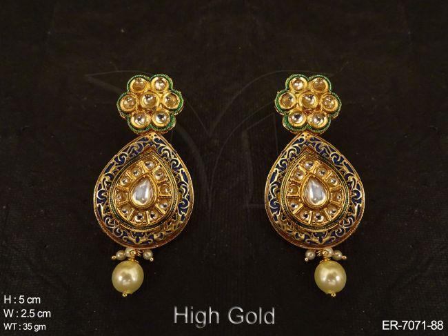 paan designed antique earrings detail