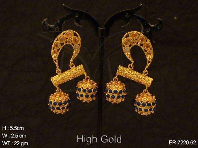 anchor shape double ball earrings detail