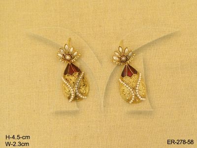 victorian decoration stylist antique earrings detail